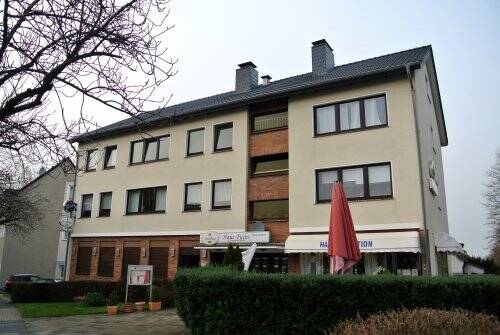 Ortsteil Broich Appartement im renovierten Zustand und Großräumig mit separater Küche