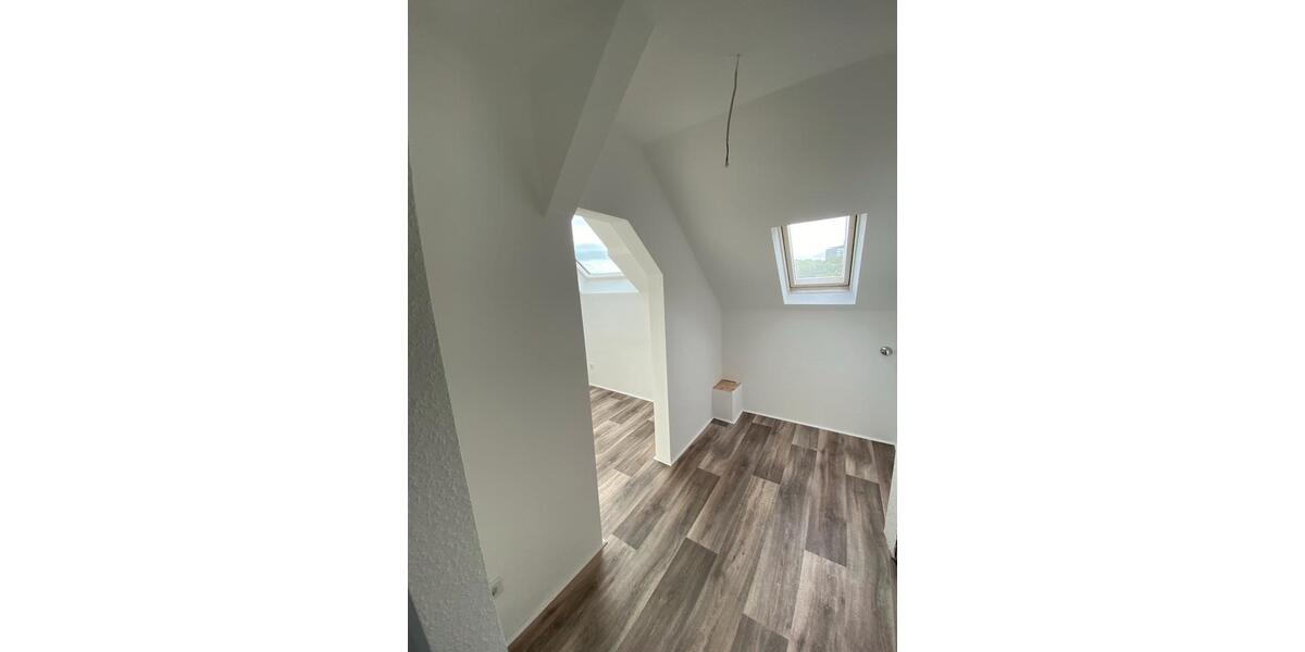 Dachgeschoßwohnung Hattingen Blankenstein - 4 Zimmer, 60 m&sup2;, 550&euro; | Angebot:26420599
