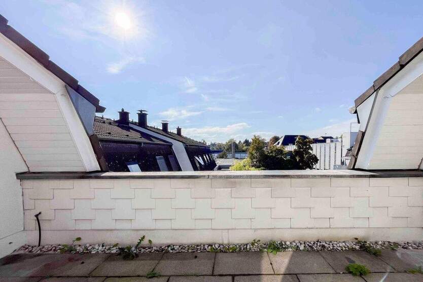 Leben in der Innenstadt: Gepflegtes Reihenmittelhaus samt Dachterrasse und TG-Stellplatz 5 zimmer