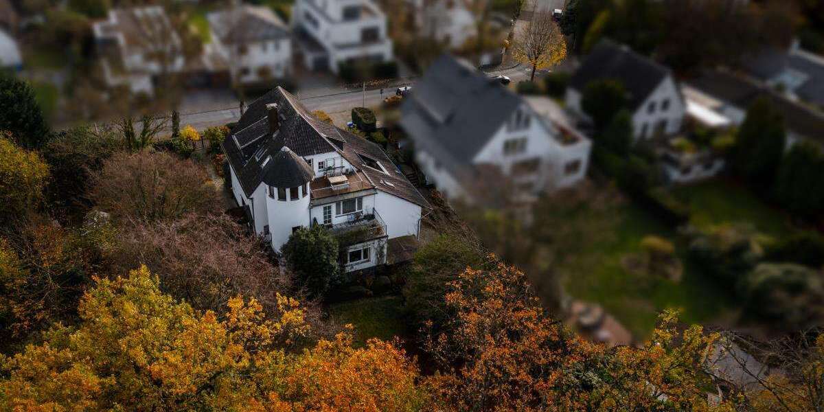 Haus zum Kaufen in Ratingen-Hösel 1.200.000 € 364 m² 13 zimmer