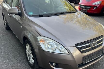 Kia ceed / Ceed 231.000 km 1.699 &euro; Recklinghausen 45663