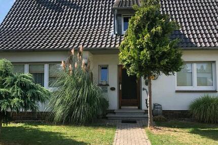 Haus Duisburg Rheinhausen - 8 Zimmer, 146 m&sup2;, 470.000&euro; | Angebot:27440790