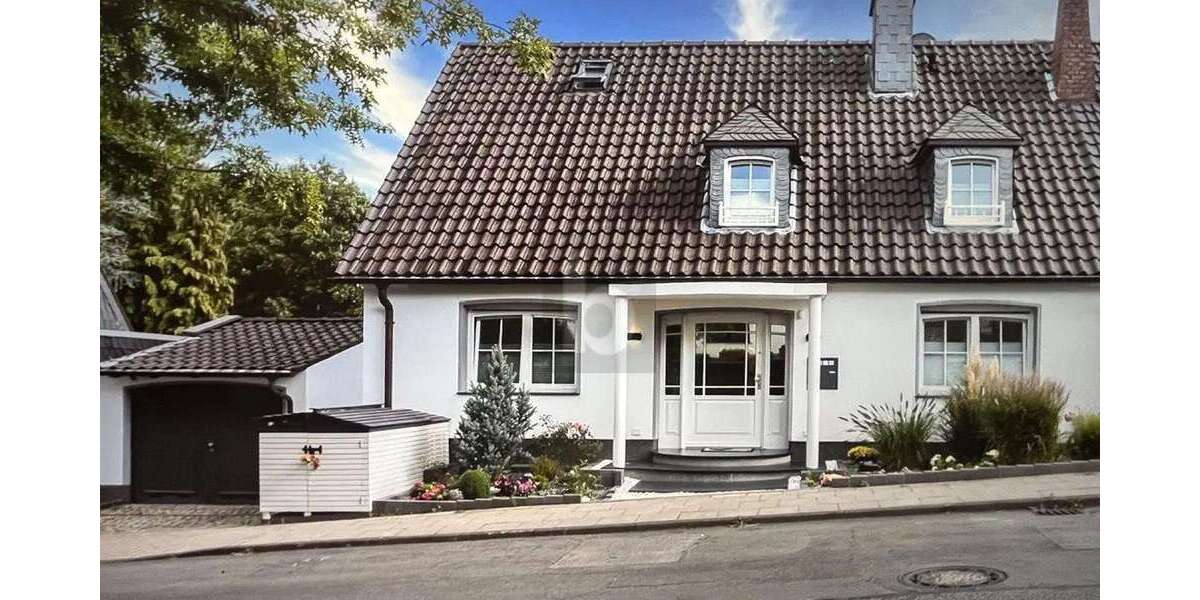 Einfamilienhaus Essen Stadtbezirk II - 7 Zimmer, 240 m&sup2;, 1.100.000&euro; | Angebot:26425914