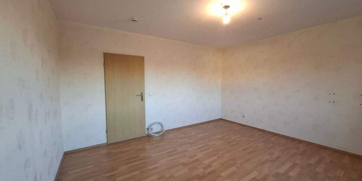 Attraktive 3-Zimmer-Wohnung mit großem Balkon & eigenem PKW-Stellplatz 3 zimmer