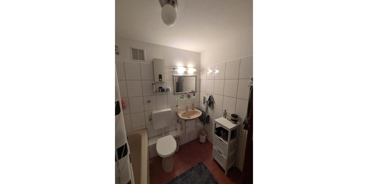 Dachgeschoßwohnung Gelsenkirchen Erle - 2.5 Zimmer, 68 m&sup2;, 680&euro; | Angebot:26072220