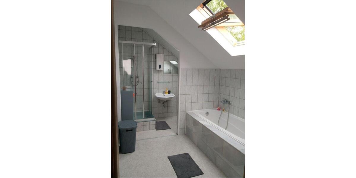 Dachgeschoßwohnung Bochum Bochum-Südwest - 3 Zimmer, 80 m&sup2;, 450&euro; | Angebot:26441280