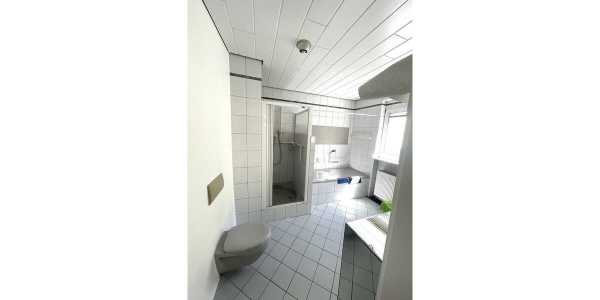 Etagenwohnung Schwelm - 4 Zimmer, 90 m&sup2;, 900&euro; | Angebot:26377360