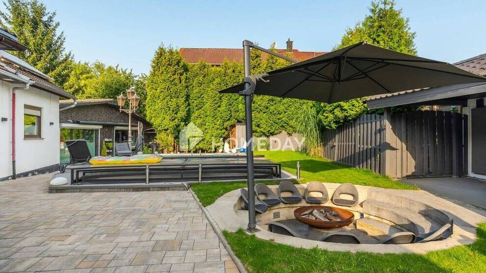 Zwei exklusive Einfamilienhäuser mit Pool, Sauna und außergewöhnlicher Ausstattung