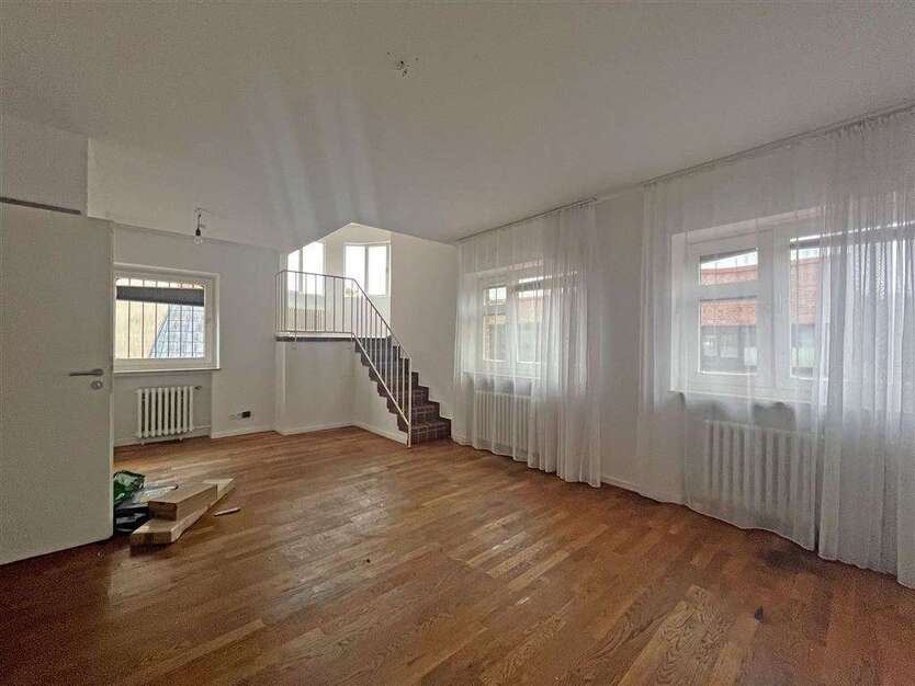 Haus zum Kaufen in Düsseldorf 699.000 € 250 m² 5 zimmer