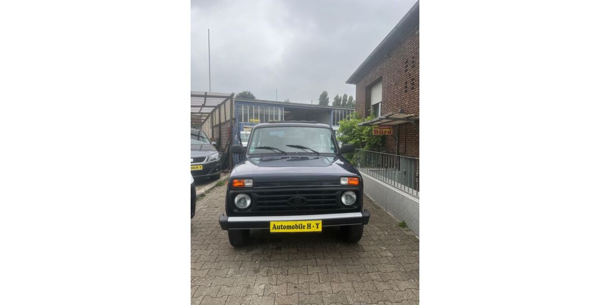 Lada Niva 177.000 km 5.900 € Bottrop 46238