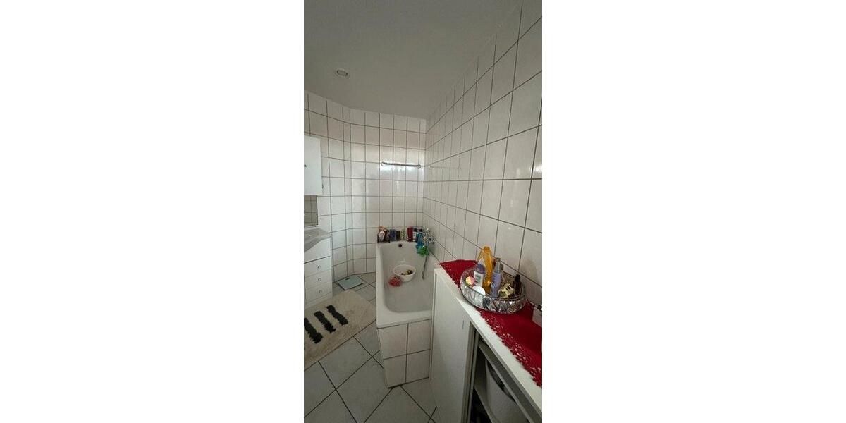 Dachgeschoßwohnung Duisburg Duisburg-Mitte - 5 Zimmer, 140 m&sup2;, 1.500&euro; | Angebot:26421993