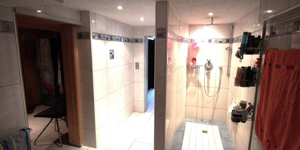 Mehrfamilienhaus, Wohnhaus Düsseldorf Hubbelrath - 7 Zimmer, 237 m&sup2;, 870.000&euro; | Angebot:21133415