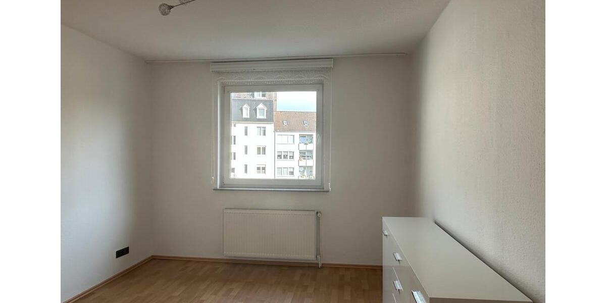 Helle 4-Zimmer-Wohnung mit Balkon in zentraler Lage 4 zimmer