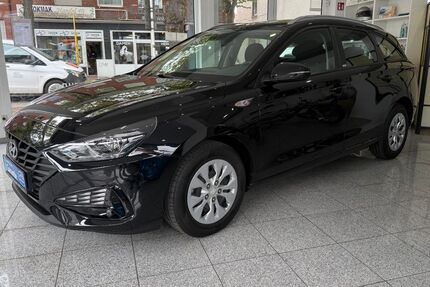 Hyundai i30 94.000 km 12.599 &euro; Marl 45770