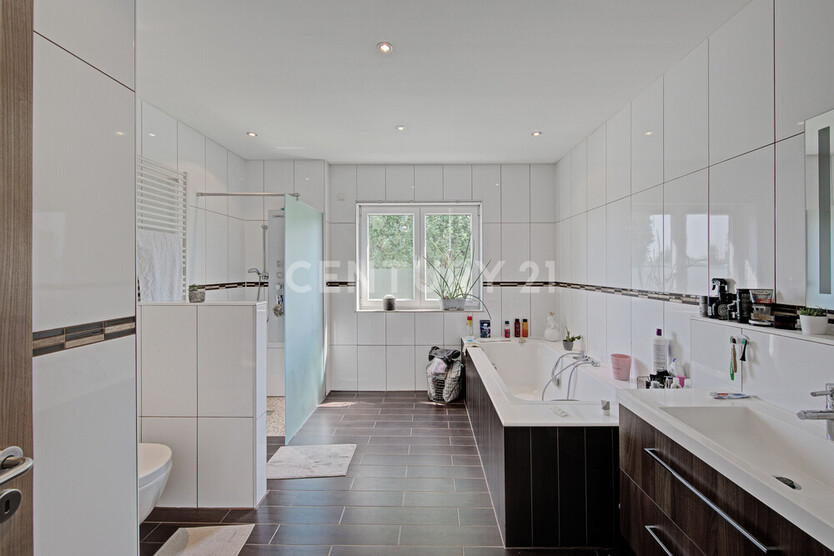 Arbeiten und exklusives Wohnen an einem Ort! 4 zimmer