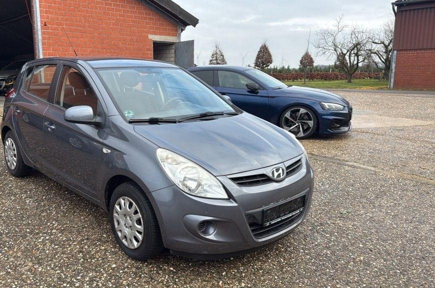 Hyundai i20 153.000 km 2.900 &euro; Essen 45355