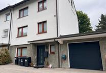 Luxuriöses großes Einfamilienhaus klimatisiert Kamin Schwimmhalle