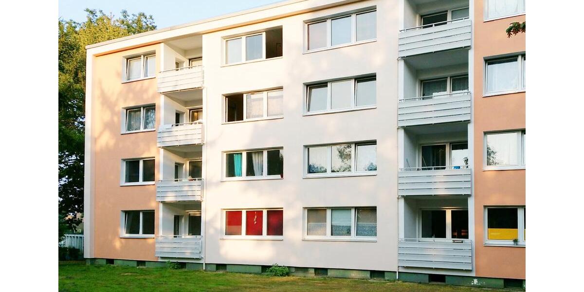 Renovierte 4-Zimmer-Wohnung mit Balkon zu vermieten! 4 zimmer