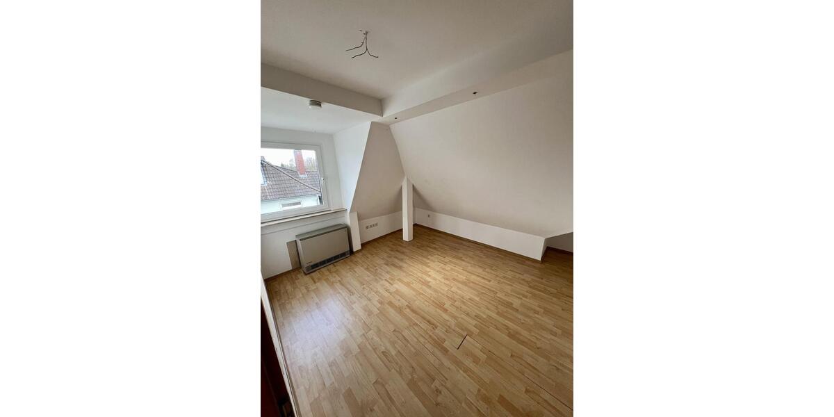 Dachgeschoßwohnung Gelsenkirchen Gelsenkirchen-Mitte - 2.5 Zimmer, 44 m&sup2;, 390&euro; | Angebot:25718756