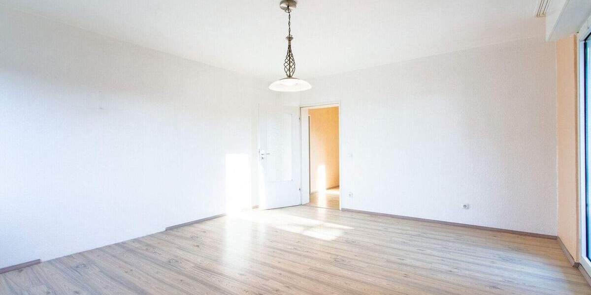 Blömker! Modernisierte 2,5-Zimmer Wohnung mit Balkon im 1. OG in GE-ScholvenGLA-Zweckel! 2 zimmer