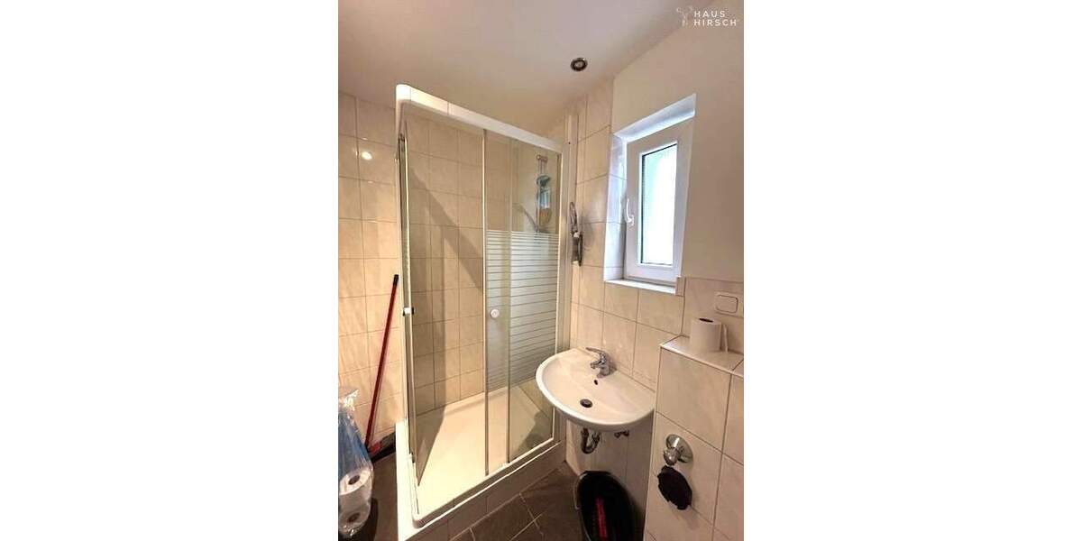 Mehrfamilienhaus mit 5 Stellplätzen und großem Grundstück mit Carport 1 zimmer