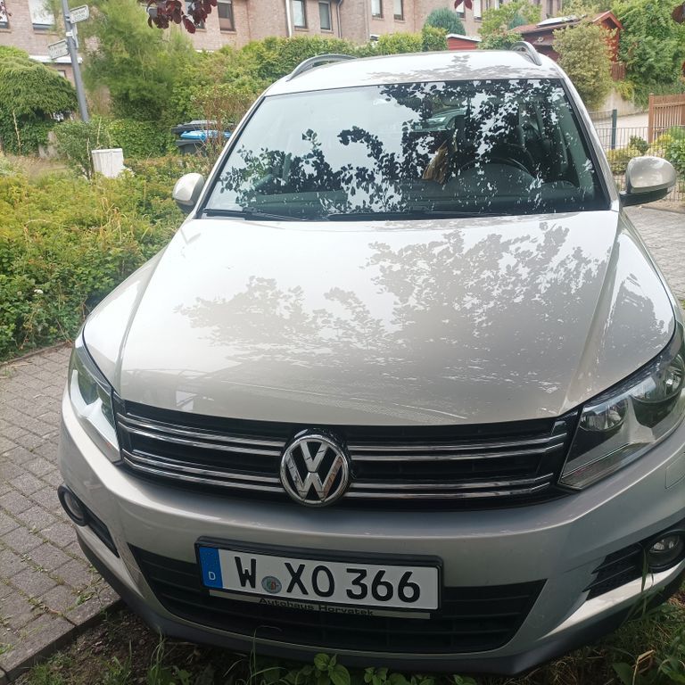 VW Tiguan 49.000 km 13.200 € Wuppertal 42111