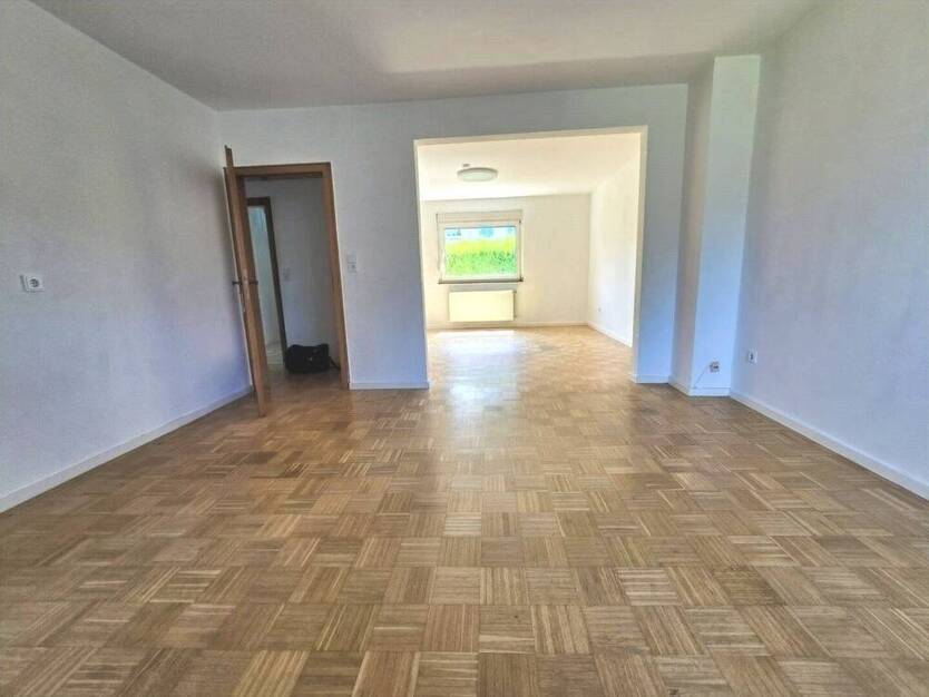 Gelegenheit!! Attraktive Doppelhaushälfte auf großem Erbpachtgrundstück