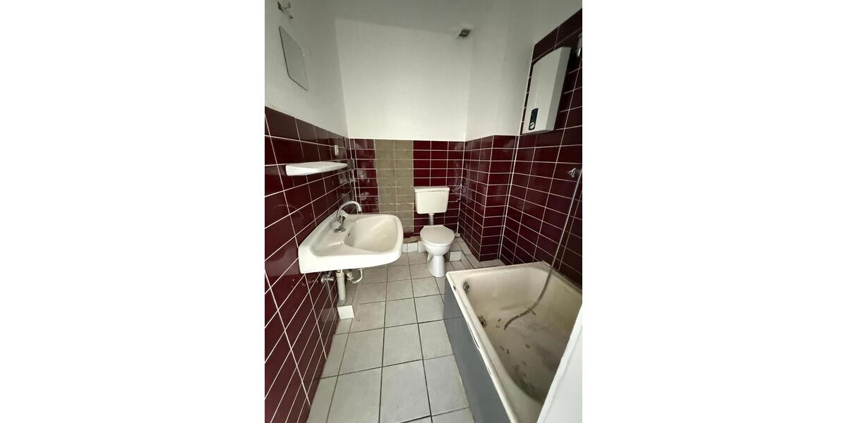 Dachgeschoßwohnung Oberhausen - 1 Zimmer, 39 m&sup2;, 50.000&euro; | Angebot:27489521