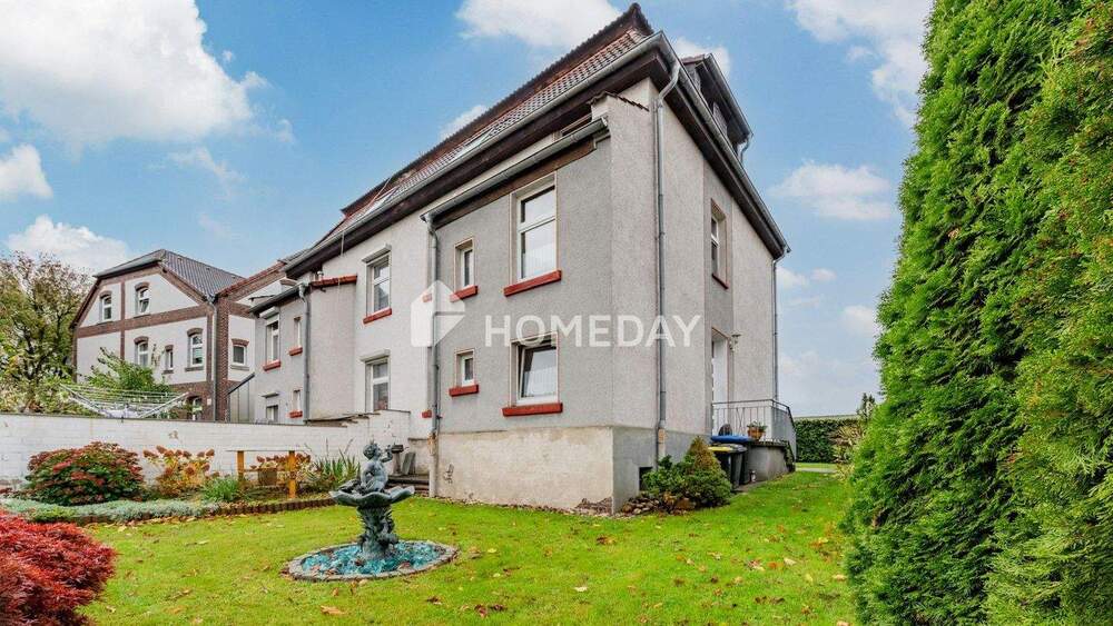 Geräumige DHH mit ca. 140 m² Gesamtfläche (davon 96 m² Wohnfläche) und liebevoll angelegtem Garten 4 zimmer