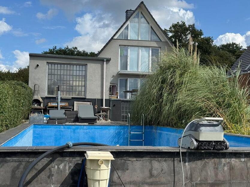 Freistehendes, vollständig saniertes Einfamilienhaus am Feldrand