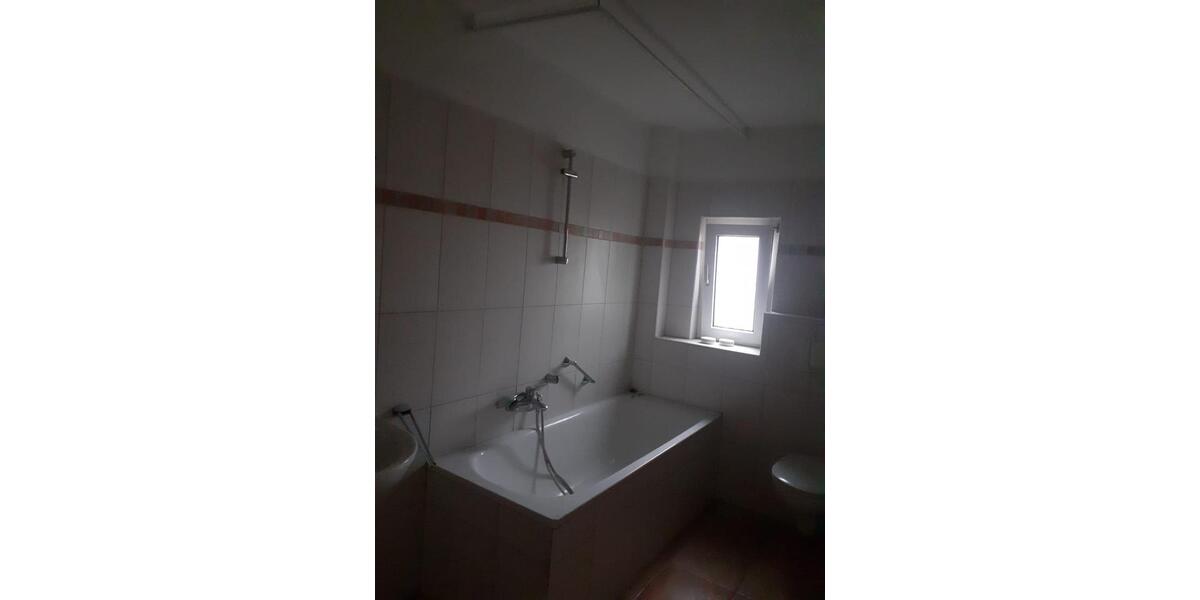 Etagenwohnung Duisburg Mittelmeiderich - 4 Zimmer, 105 m&sup2;, 1.400&euro; | Angebot:25865880