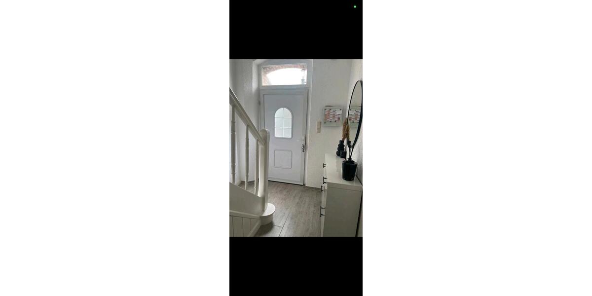 Doppelhaushälfte mit. Wintergarten 3 zimmer