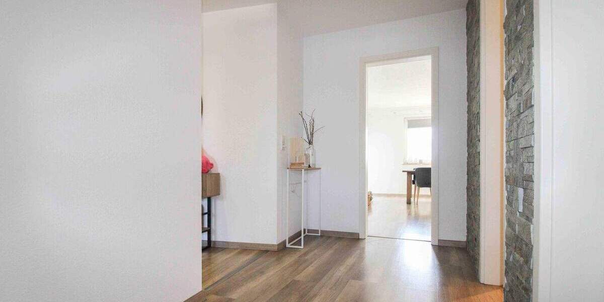 Etagenwohnung Moers Moers-Mitte - 4 Zimmer, 100 m&sup2;, 249.000&euro; | Angebot:25316916