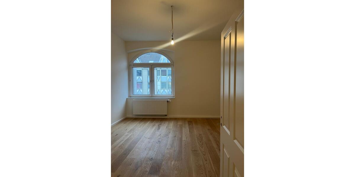 Etagenwohnung Düsseldorf Pempelfort - 2 Zimmer, 76 m&sup2;, 1.350&euro; | Angebot:26640722