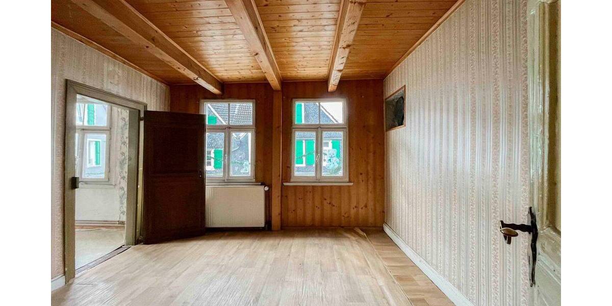 Einfamilienhaus Solingen Gräfrath - 6 Zimmer, 108 m&sup2;, 160.000&euro; | Angebot:26929918