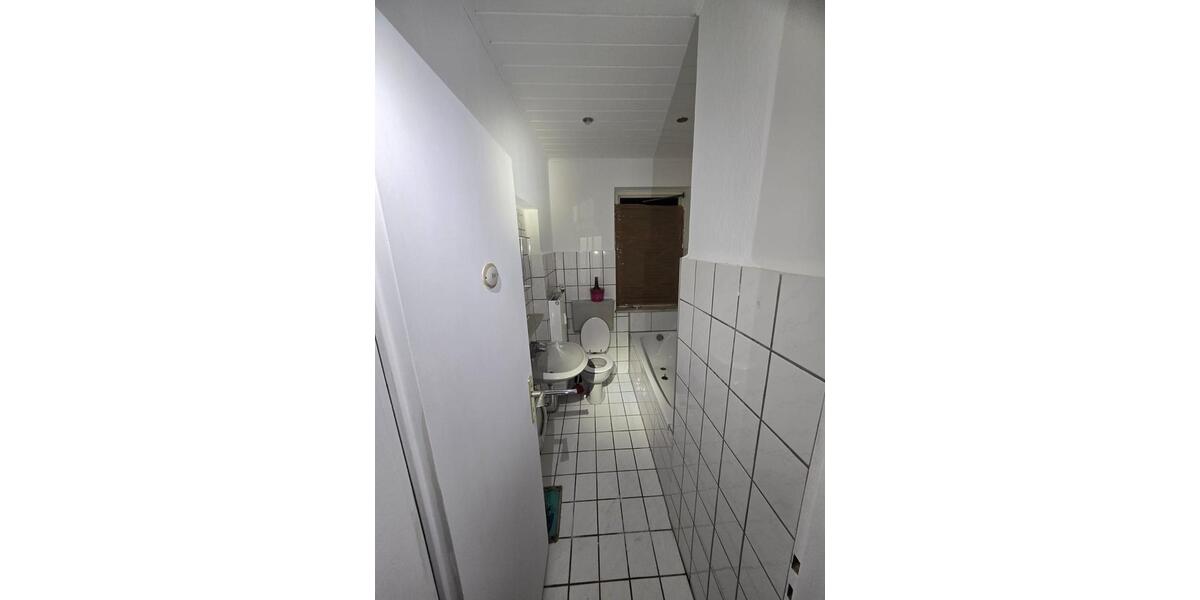 Sanierte 3,5 Zimmer Wohnung mit Einbauküche , Schwarze Heide, 3 zimmer