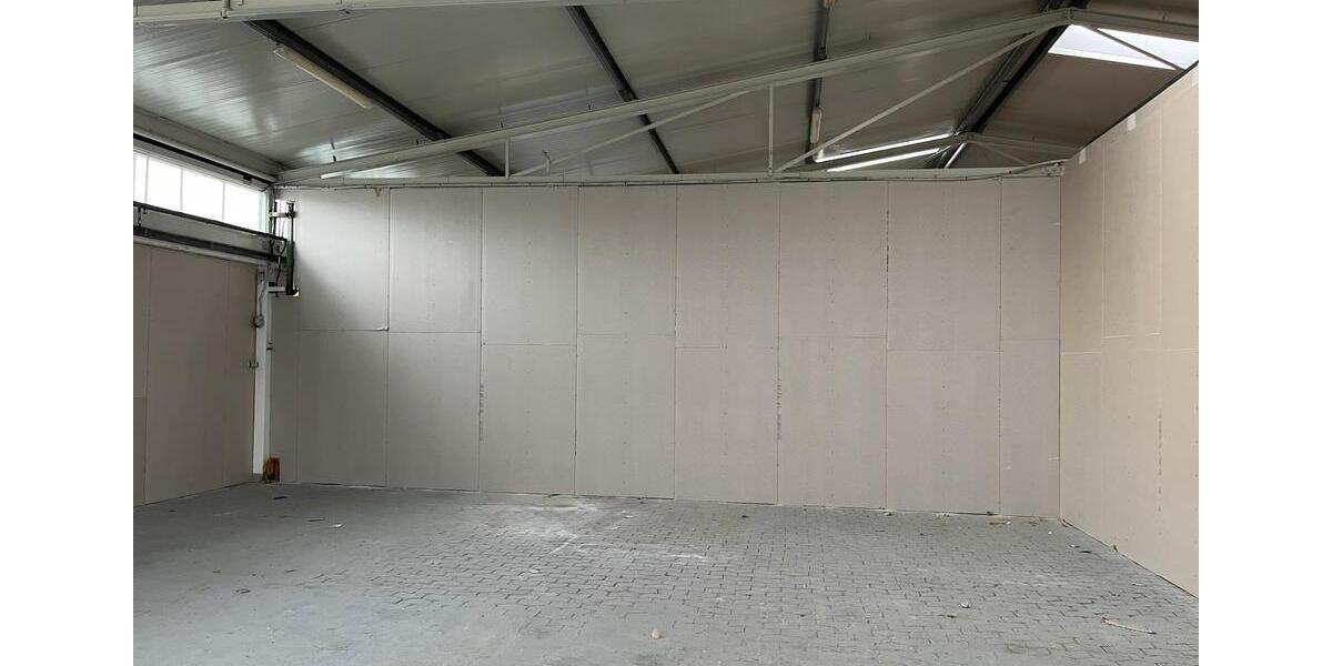 Lagerhalle in Moers 150 qm mit LKW Zufahrt zimmer