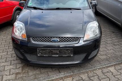 Ford Fiesta 68.000 km 2.600 &euro; Moers 47443