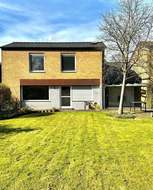 Haus zum Kaufen in Düsseldorf 590.000 € 130 m²