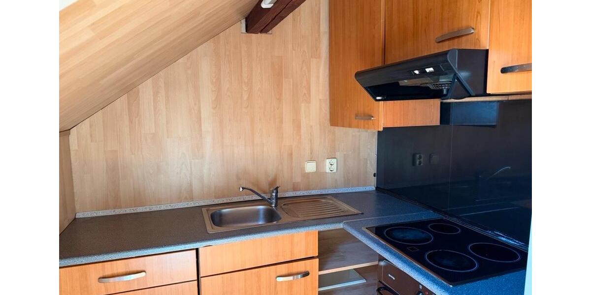 Dachgeschoßwohnung Düsseldorf Pempelfort - 3 Zimmer, 80 m&sup2;, 2.200&euro; | Angebot:26701749