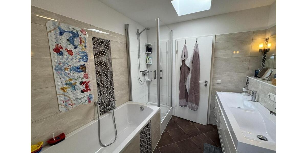 Dachgeschoßwohnung Haan - 4 Zimmer, 100 m&sup2;, 1.200&euro; | Angebot:26408972