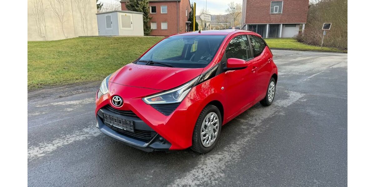 Toyota Aygo (X) 72.000 km 9.790 &euro; Wetter Ruhr 58300