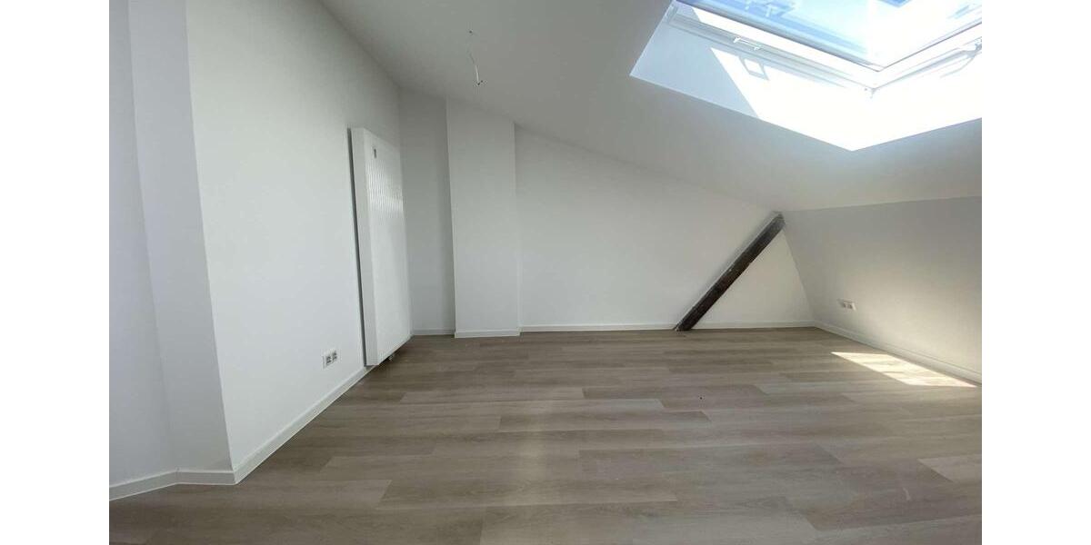 Dachgeschoßwohnung Gevelsberg - 3 Zimmer, 102 m&sup2;, 990&euro; | Angebot:25215040