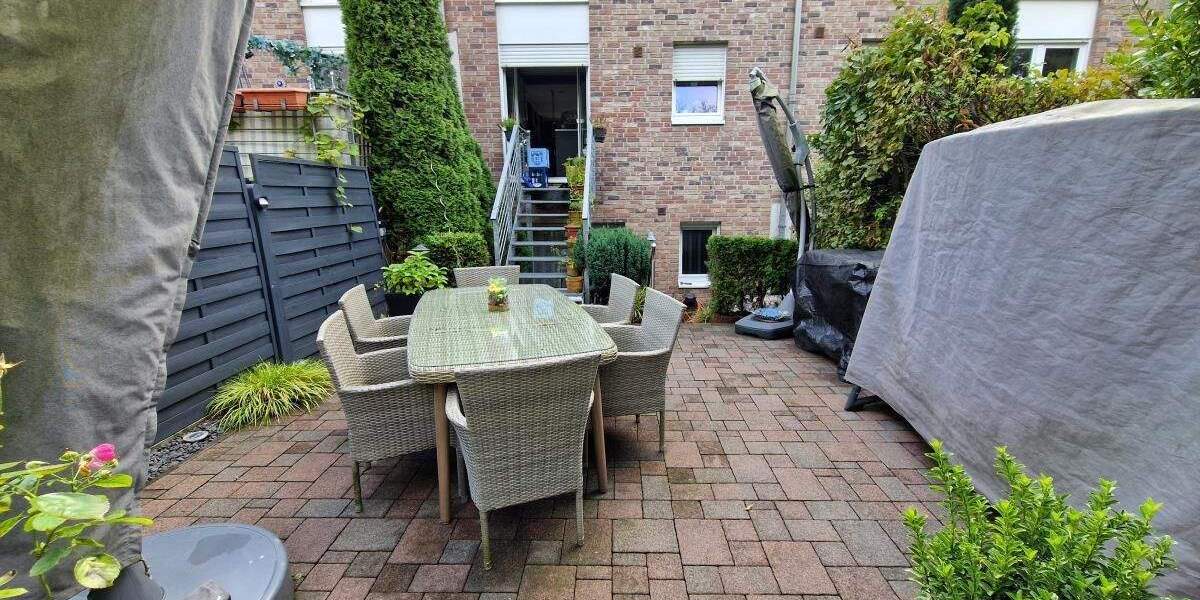 Modernes Zweifamilienhaus mit großem Garten und gehobener Ausstattung 7 zimmer