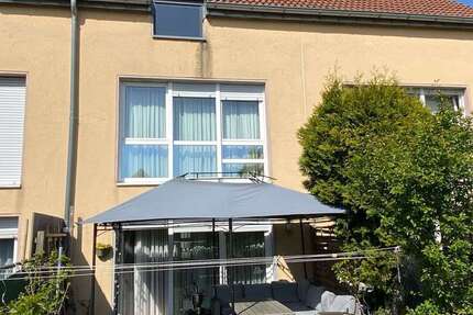 Haus zum Kaufen in Krefeld 265.000 € 110 m²