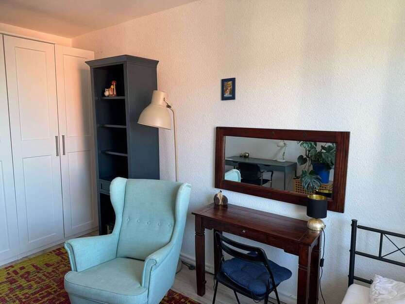 Wohnung zum Kaufen in Düsseldorf 275.000 € 82.99 m²