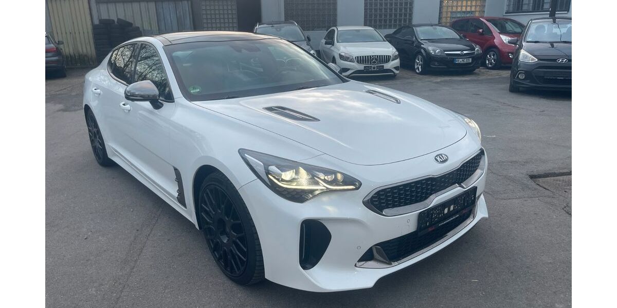 Kia Stinger 177.667 km 22.999 &euro; Castrop-Rauxel 44577
