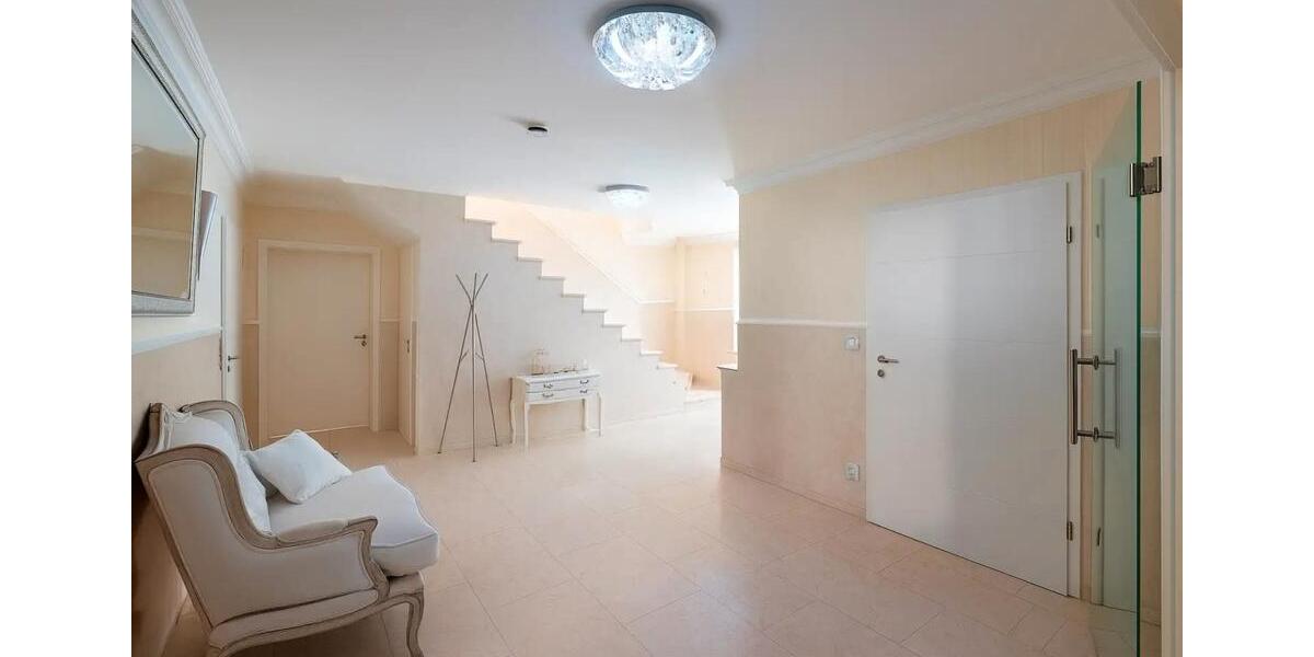 Freistehendes Einfamilienhaus 362m² mit Poolhaus & Pool - 6482m² 10 zimmer