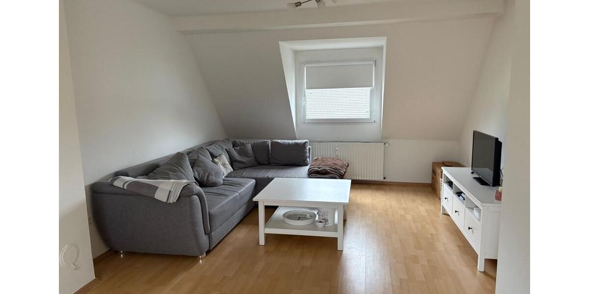 Dachgeschoßwohnung Mülheim an der Ruhr Rechtsruhr-Nord - 2 Zimmer, 70 m&sup2;, 400&euro; | Angebot:25067678