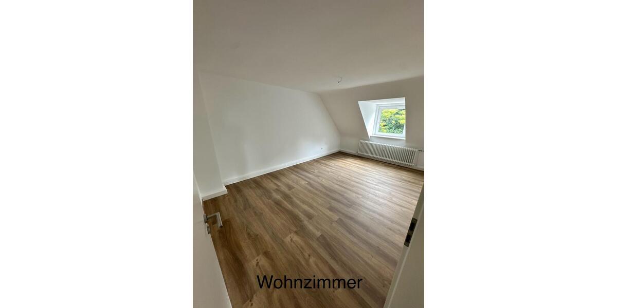 Dachgeschoßwohnung Gelsenkirchen Gelsenkirchen-Nord - 3 Zimmer, 61 m&sup2;, 700&euro; | Angebot:25635942